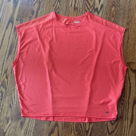 bench Cap Sleeve Geo Mesh Tee Red Orange Size Medium - Picture 4 of 13
